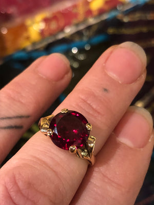 Unique & Vintage 10K gold ring