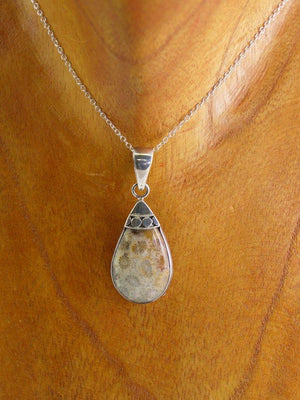 Fossil coral pendant - Oz Importations